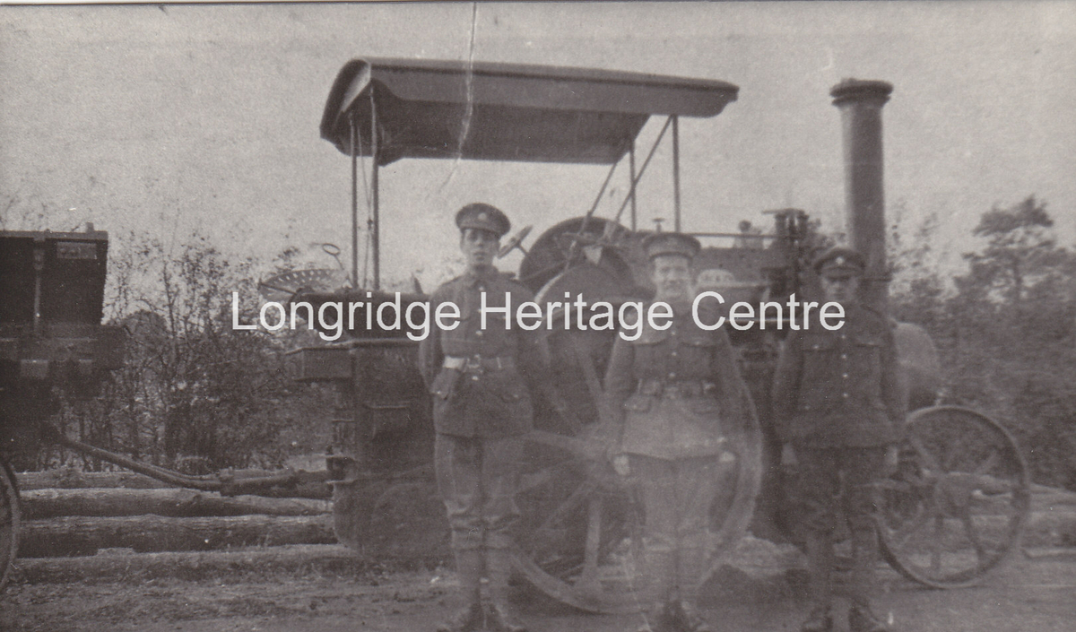 246C - Steam tractor and soldiers - Steam tractor and soldiers - Unknown